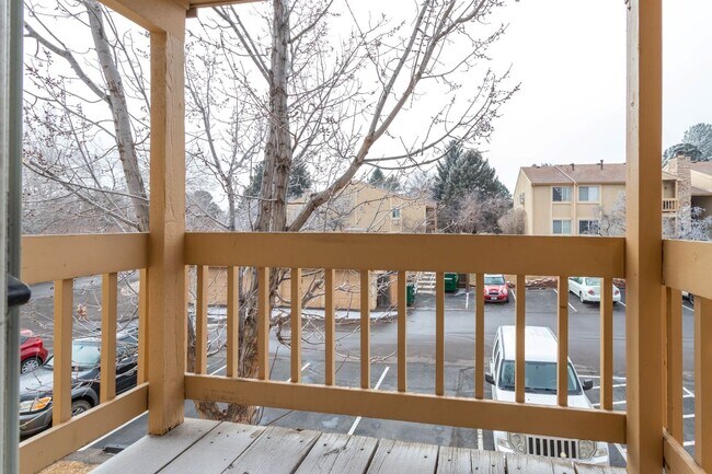 Building Photo - Cozy 2-Bed Condo with Fireplace, Garage & ...