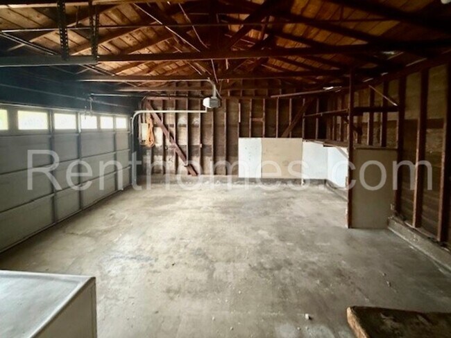 Building Photo - 5281 Constitution Rd