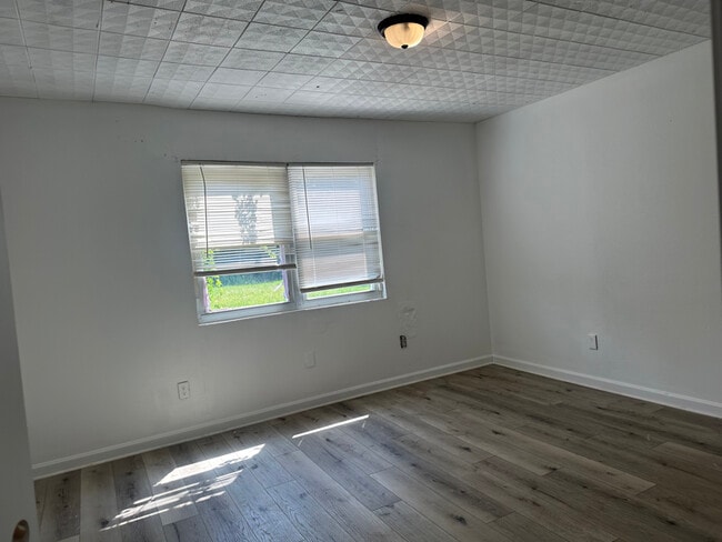 Building Photo - 1317 Hendrix Dr
