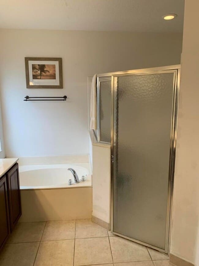 Building Photo - 9280 Silver Glen Way