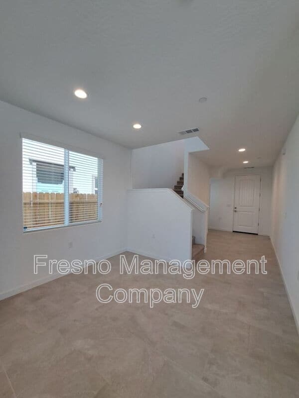 Building Photo - 2889 E Escarpa Dr