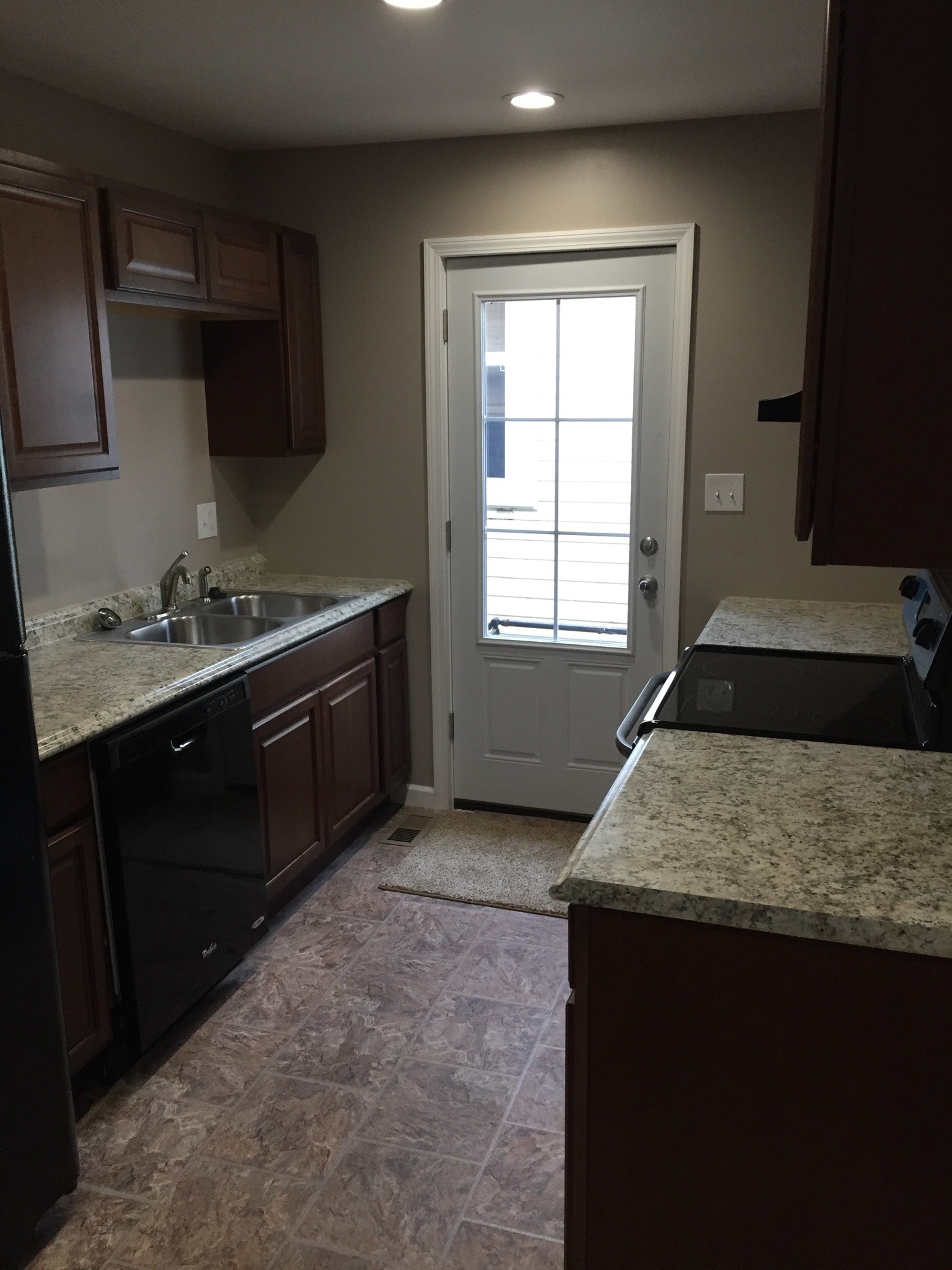 kitchen - 707 Huber St