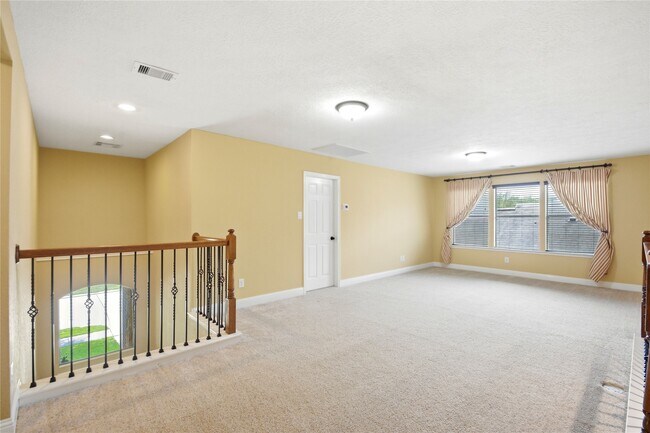 Building Photo - 11119 Hayden Falls Dr