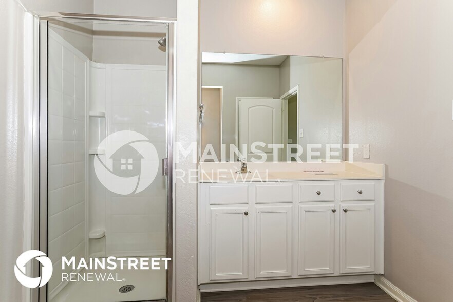 Building Photo - 25217 Dickens Dr