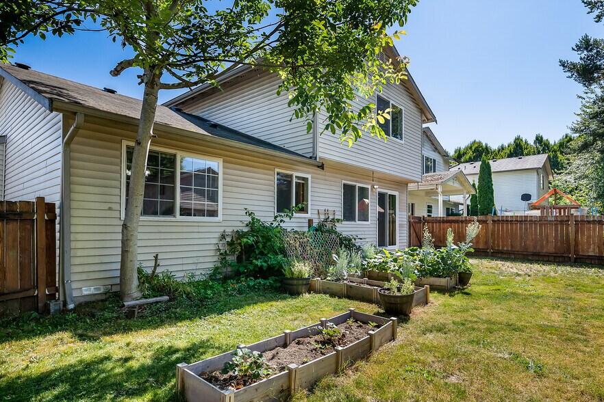 Building Photo - 15524 Chestnut Dr SE