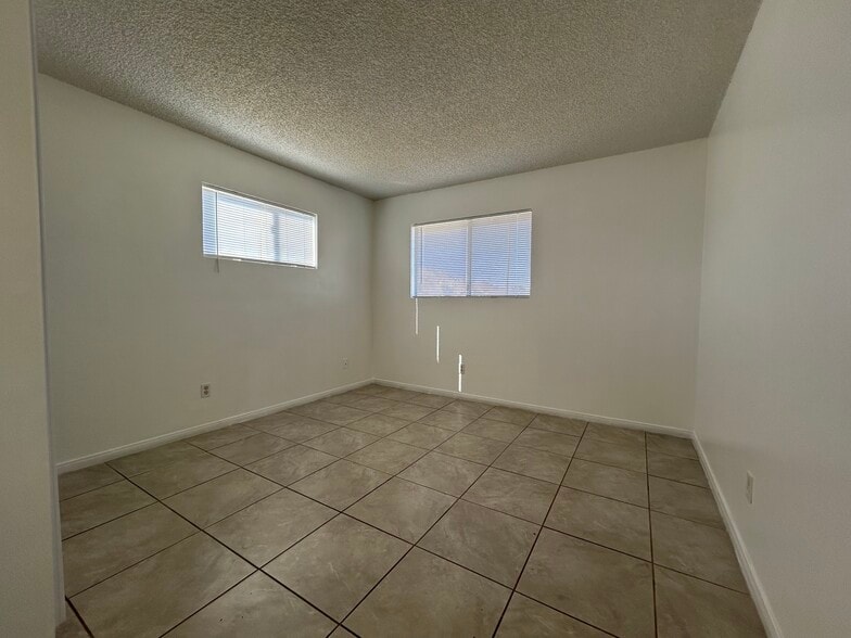 Guest Bed #1 - 6375 Linda Lee Dr