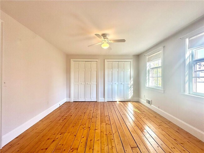 Building Photo - 12 Johnson Ct