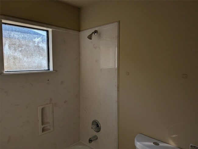 Building Photo - 3006 La Estancia Ln