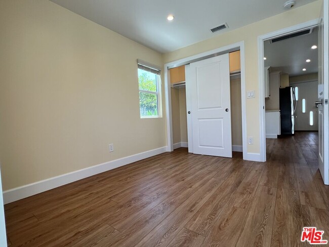 Building Photo - 3753 W 60th St