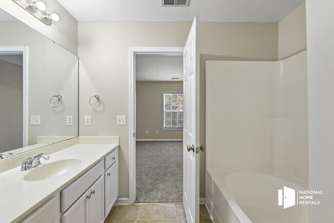 Building Photo - 110 Whitton Ct