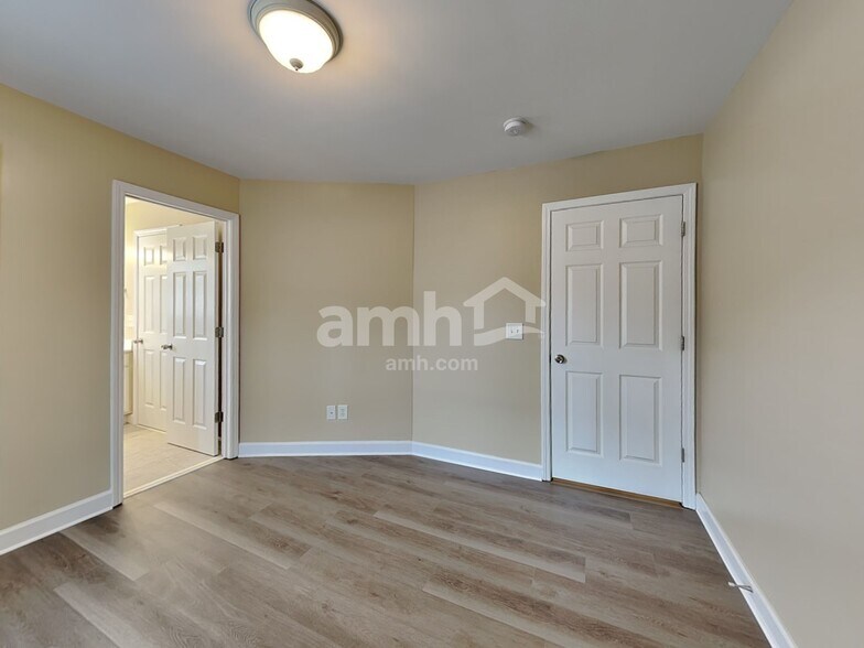 Building Photo - 905 Wonderland Pass