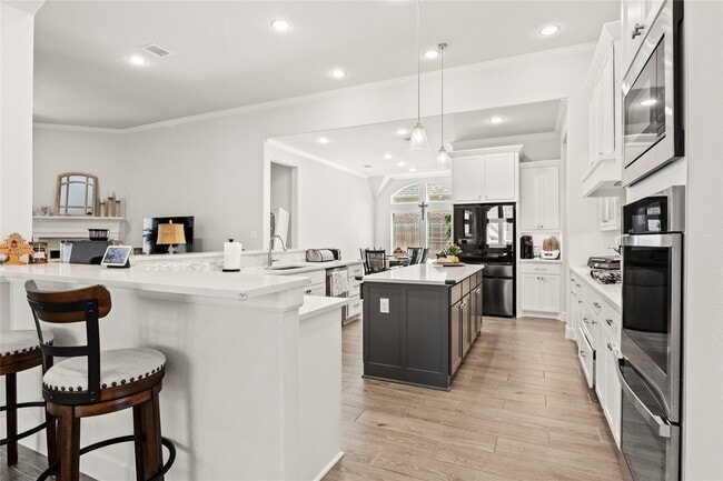 Building Photo - 5435 Farm Hill Way