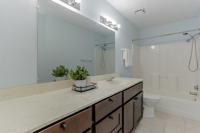 Building Photo - 2146 Greenbriar Colony Dr
