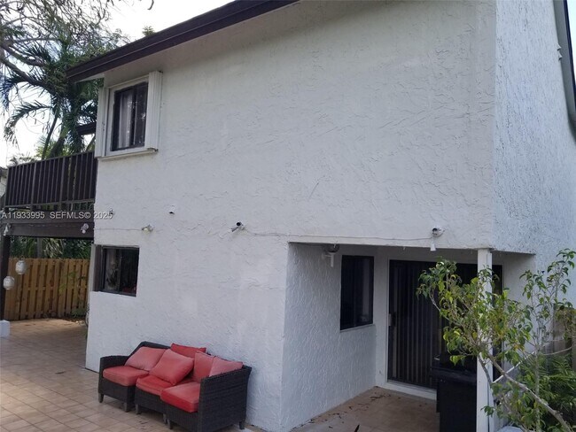 Building Photo - 9535 SW 148th Ave Cir E