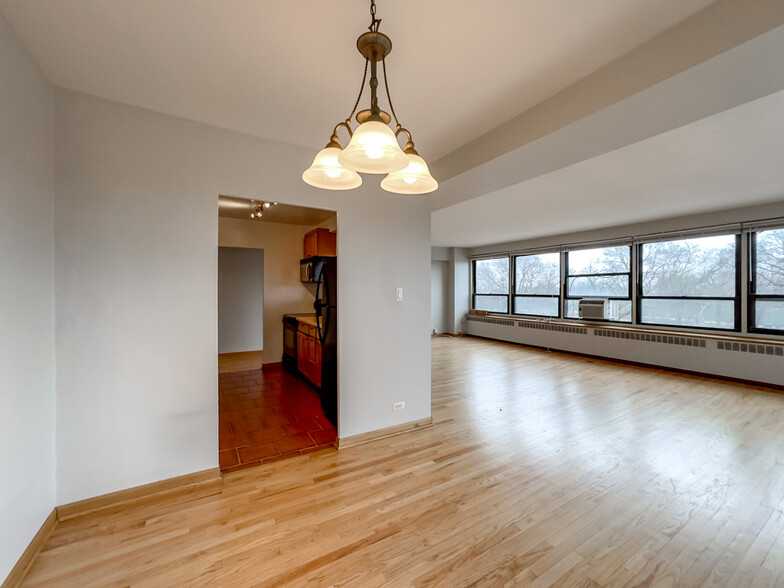Building Photo - 4180 N Marine Dr