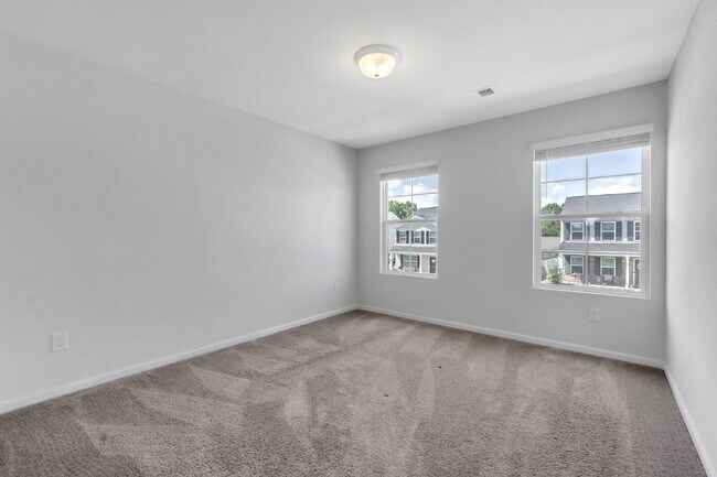 Building Photo - Modern 4-Bedroom Home in Butler Knoll in I...