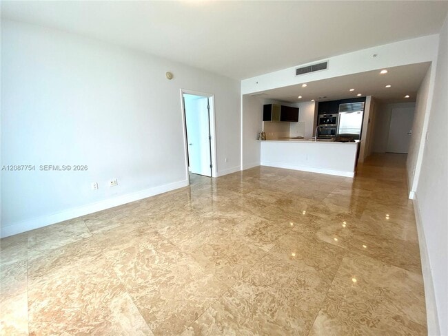Building Photo - 17001 Collins Ave