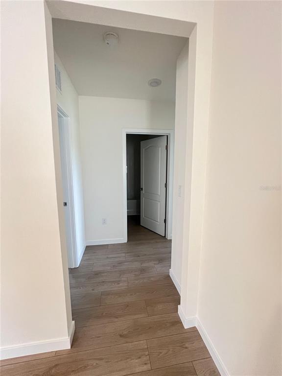 Building Photo - 2085 Walnut Crk Dr