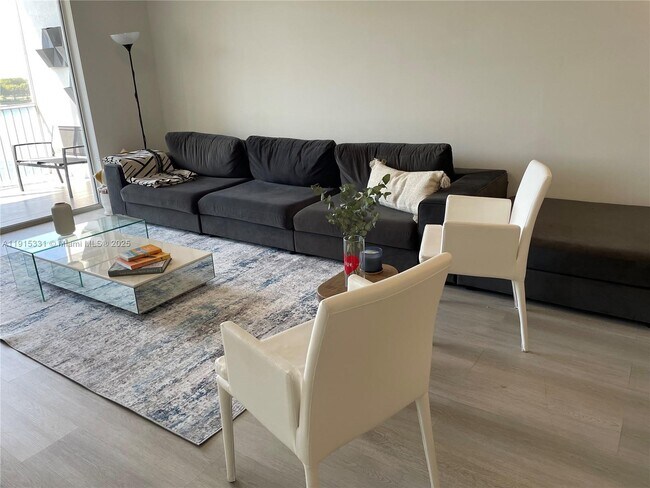 Building Photo - 10730 NW 66th St