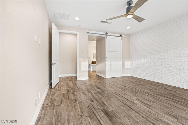 Building Photo - 4631 Amazing View St