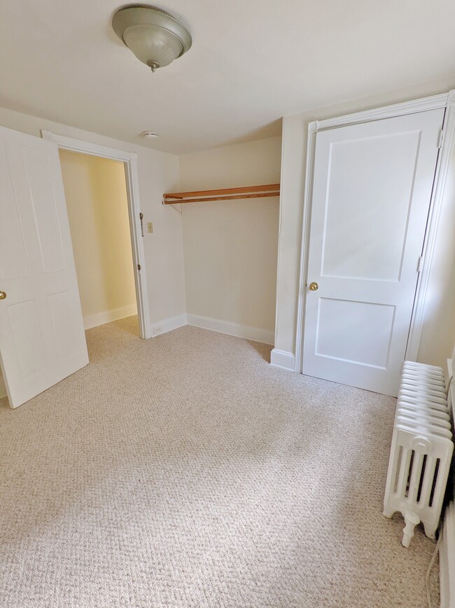 Building Photo - 943 Glenbrook Ave