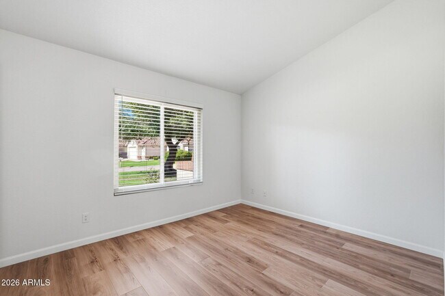 Building Photo - 1365 N Diane Cir