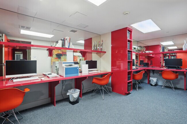 Building Photo - 1551 N Flagler Dr