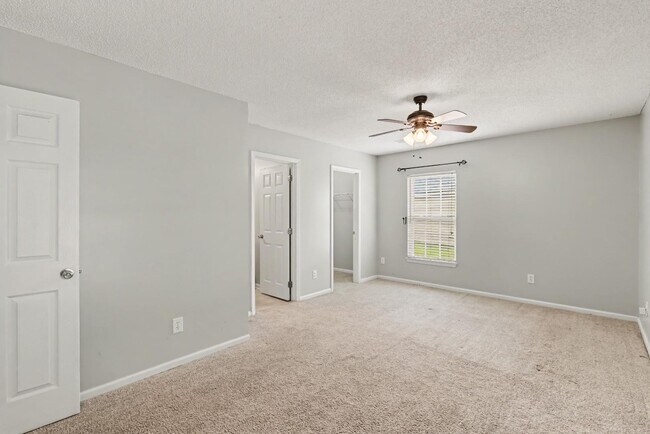 Building Photo - 109 Larkspur Dr