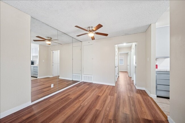 Building Photo - 4617 Palm Ave