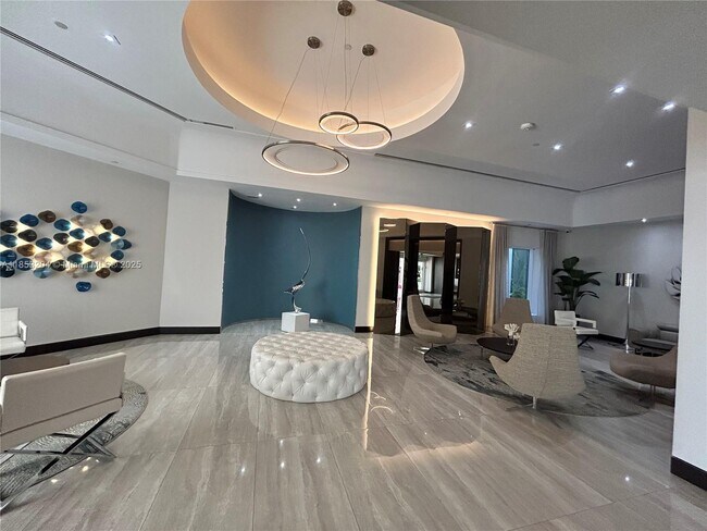Building Photo - 16425 Collins Ave
