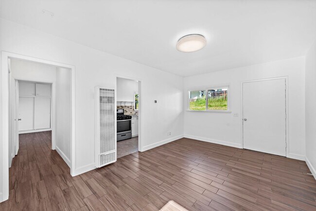 Building Photo - 108 Avenida Dolores