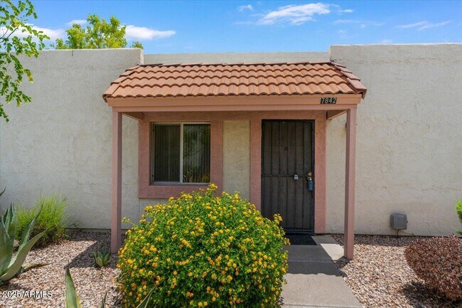 Building Photo - 7842 E Rovey Ave