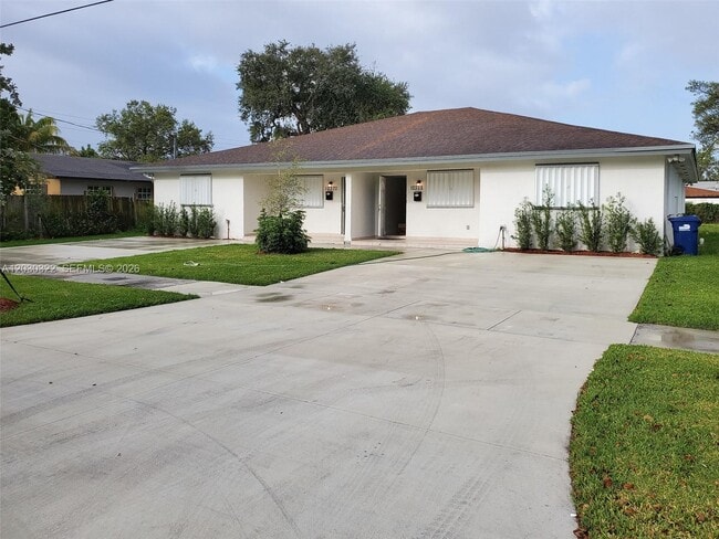 Building Photo - 10372 NW 10th Ave