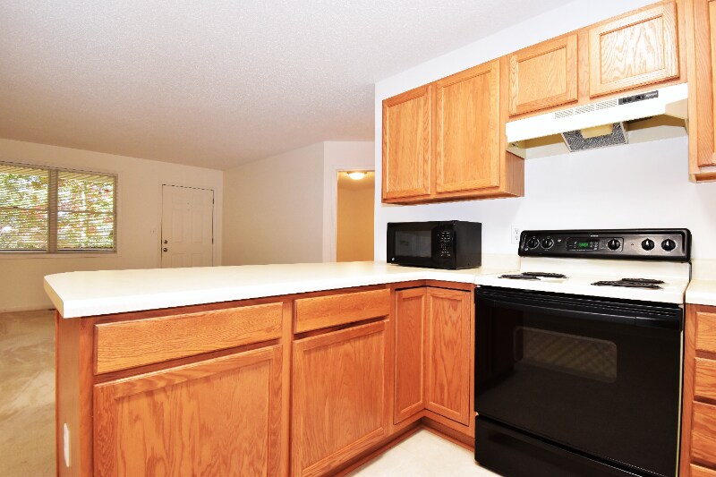 Building Photo - 9 Spruce Dr