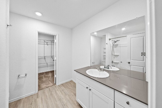 Building Photo - 2 WEEKS FREE RENT with any Lease Signed by June 2026!!!