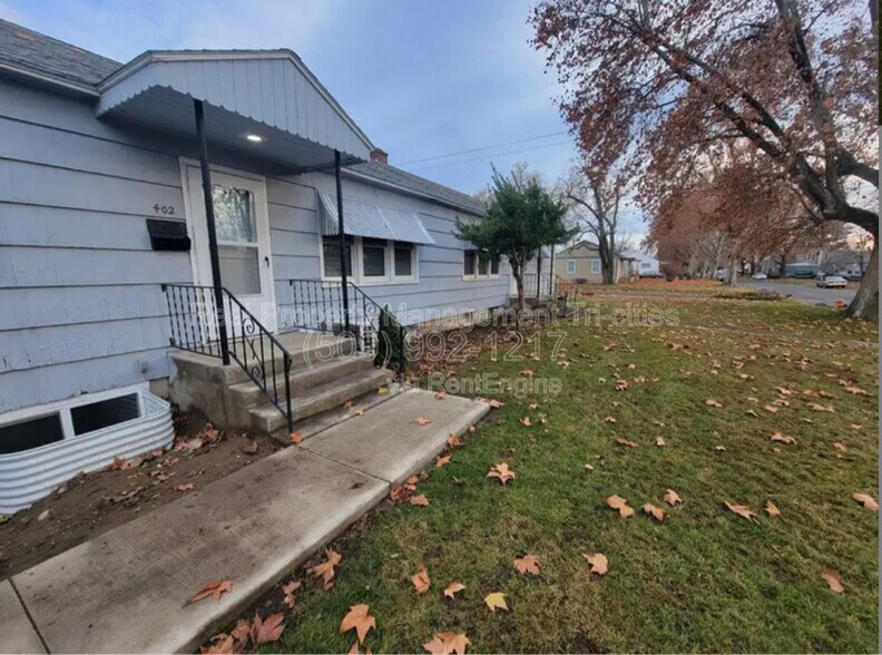 Building Photo - 402 Barth Ave