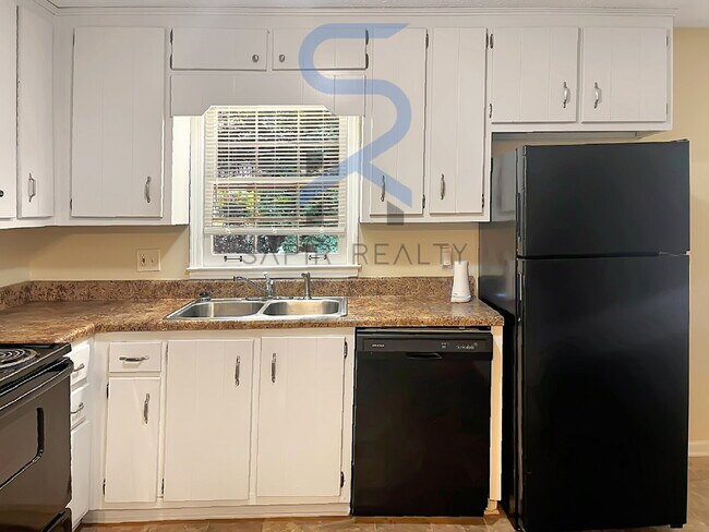Building Photo - 4125 Maple Ferry Dr