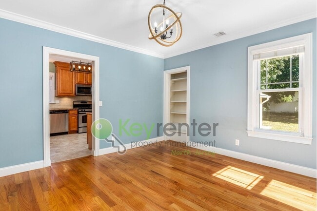 Building Photo - Beautiful 4-Bedroom Home with Fenced Yard ...