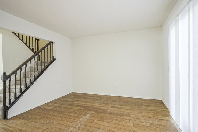 Building Photo - 3312 Larkspur Ct