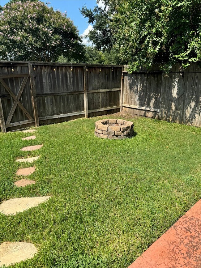 Building Photo - 15434 Bay Tree Landing