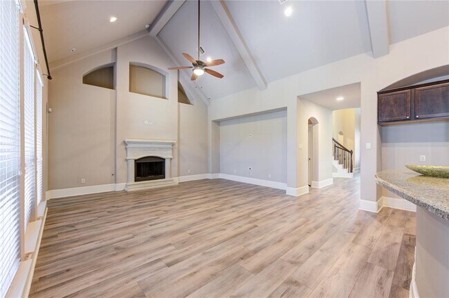 Building Photo - 611 Whitney Oaks Ln