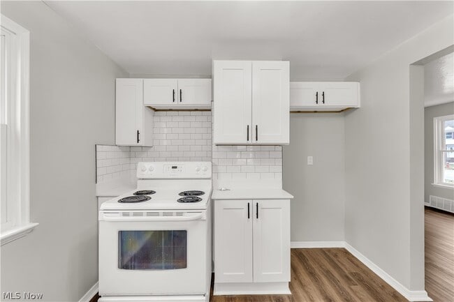 Building Photo - 441 E 250th St