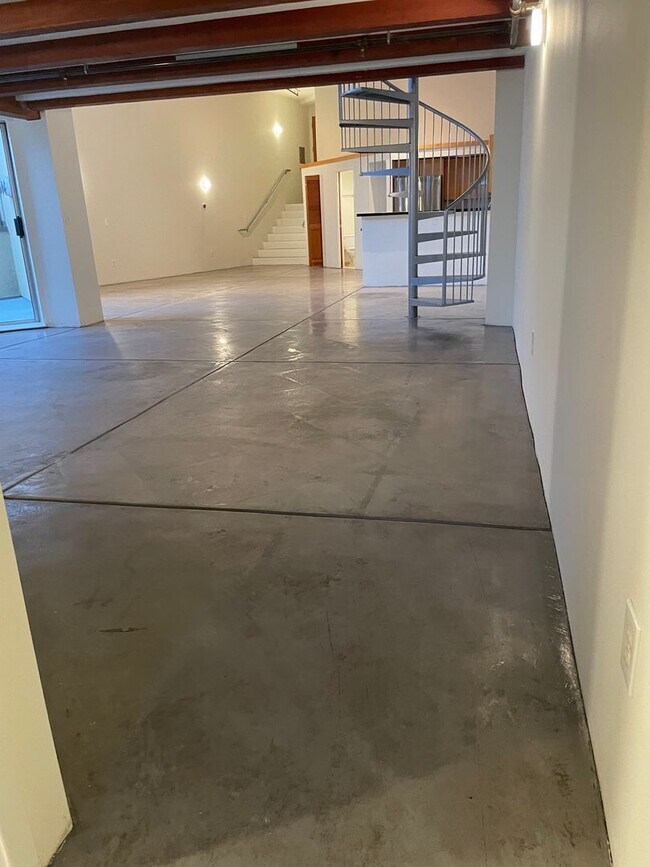 Building Photo - Mariposa Street 1020