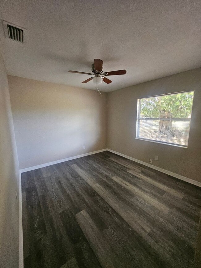 Building Photo - Single Family home in Port Charlotte