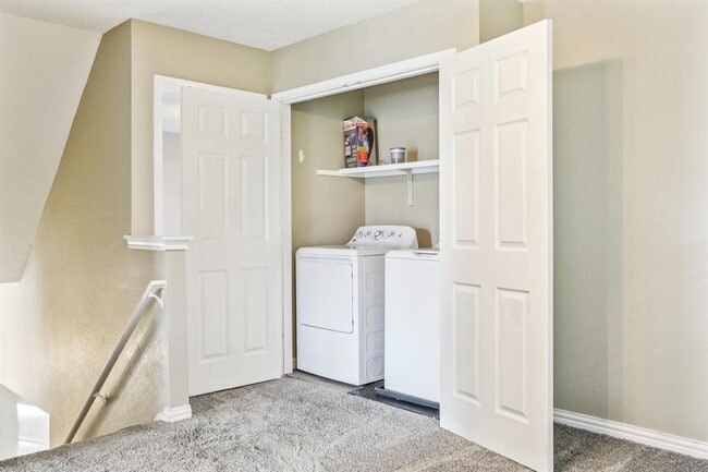 Building Photo - 1605 Lantern Light Dr
