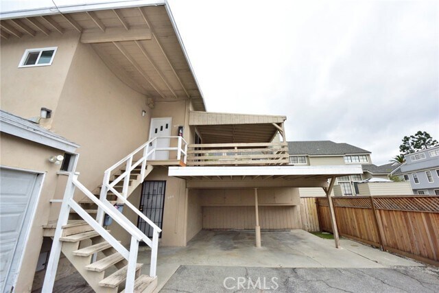 Building Photo - 902 S Marengo Ave
