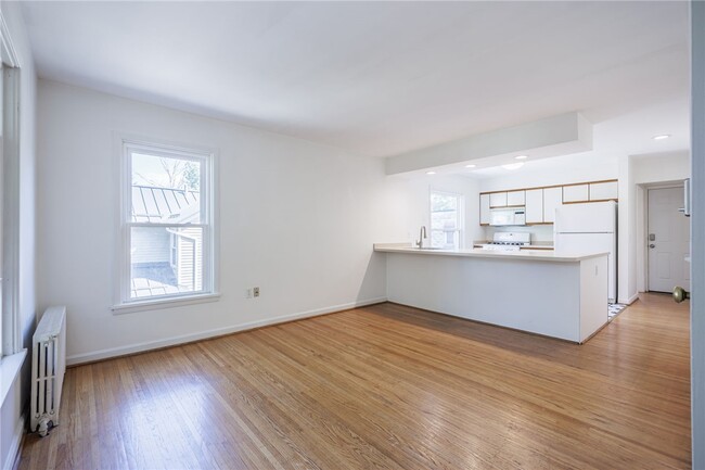 Building Photo - 257 Averill Ave