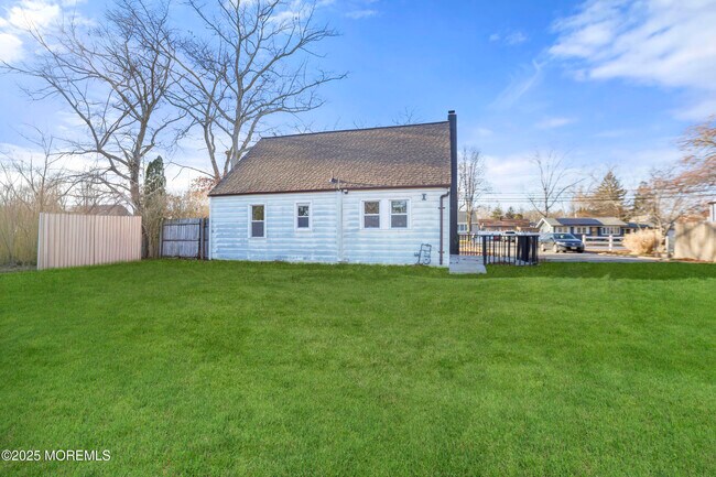 Building Photo - 22 Oak Ridge Pkwy