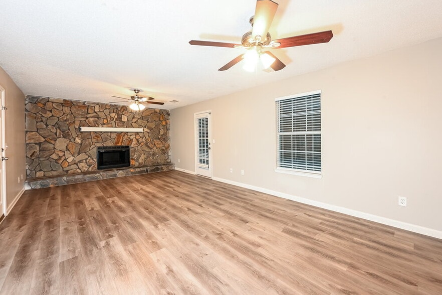 Building Photo - 1243 Shady Brook Ct