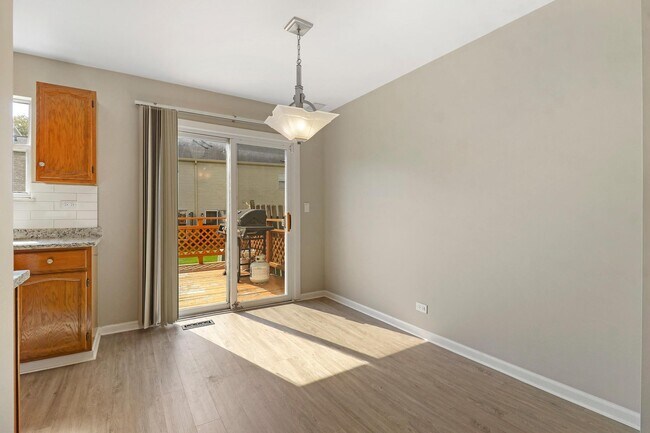 Building Photo - 407 Ballard Dr